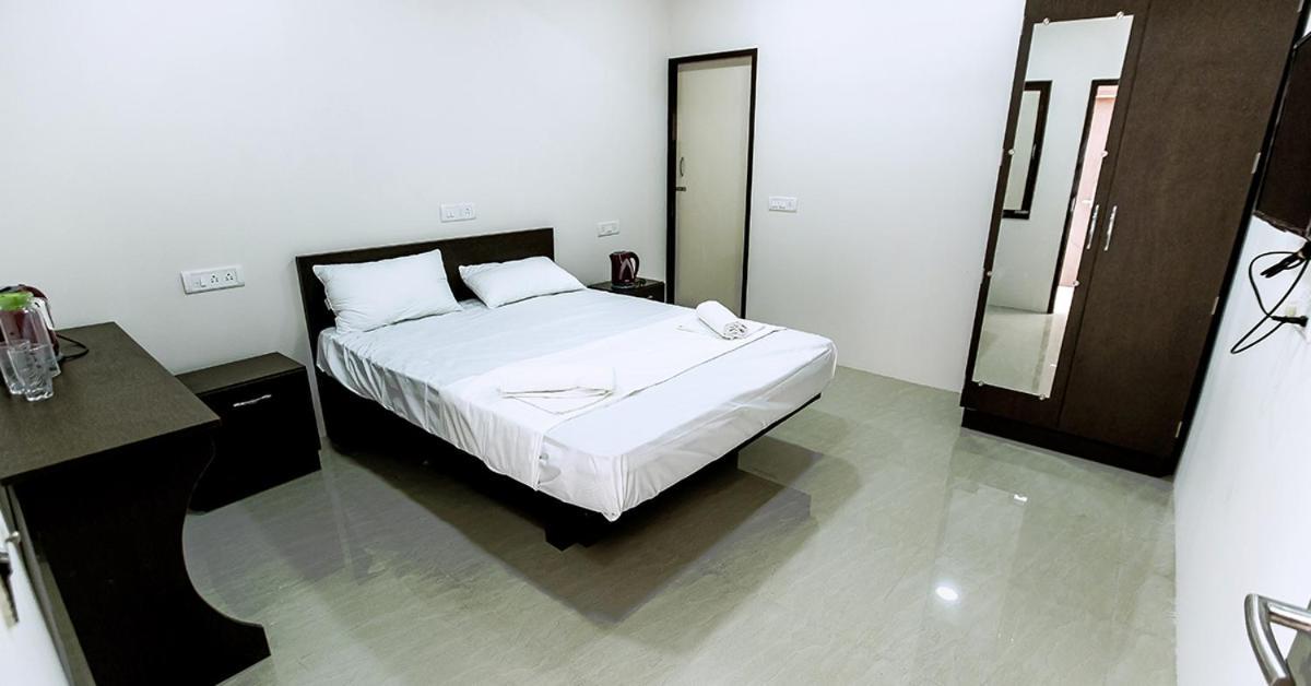 Hotel Indra Regency Thiruttani Zewnętrze zdjęcie
